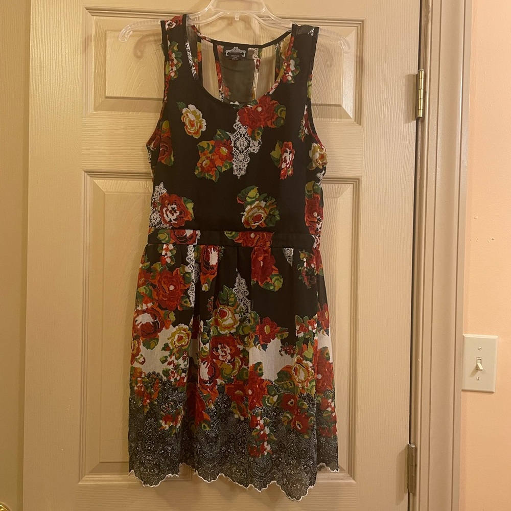 Angie Floral Sleeveless Dress with Sheer‎ Back Straps & Black Lining, Size Large